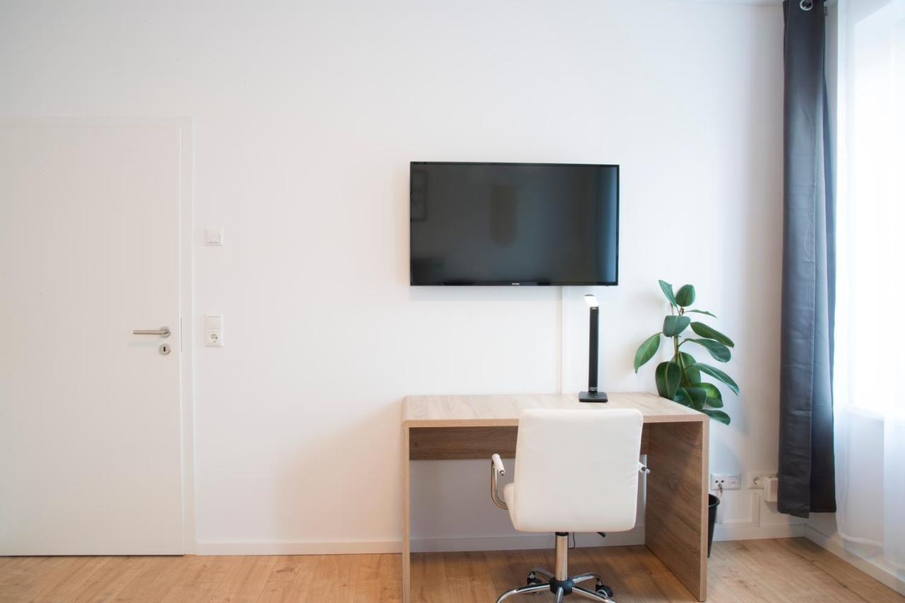 Schoene Ferienwohnung 78M2, 3 Schlafzimmer, 2 Baeder, Zentrumnah, 1Og แอร์ฟวร์ท ภายนอก รูปภาพ