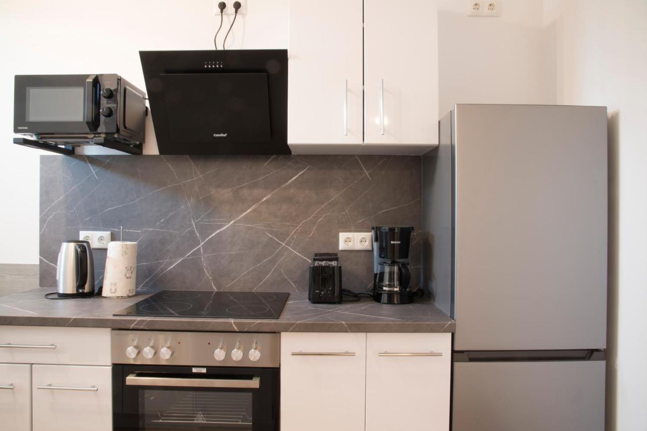 Schoene Ferienwohnung 78M2, 3 Schlafzimmer, 2 Baeder, Zentrumnah, 1Og แอร์ฟวร์ท ภายนอก รูปภาพ