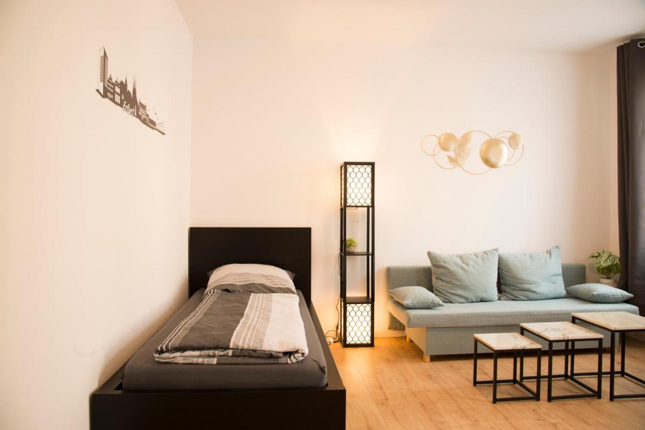 Schoene Ferienwohnung 78M2, 3 Schlafzimmer, 2 Baeder, Zentrumnah, 1Og แอร์ฟวร์ท ภายนอก รูปภาพ
