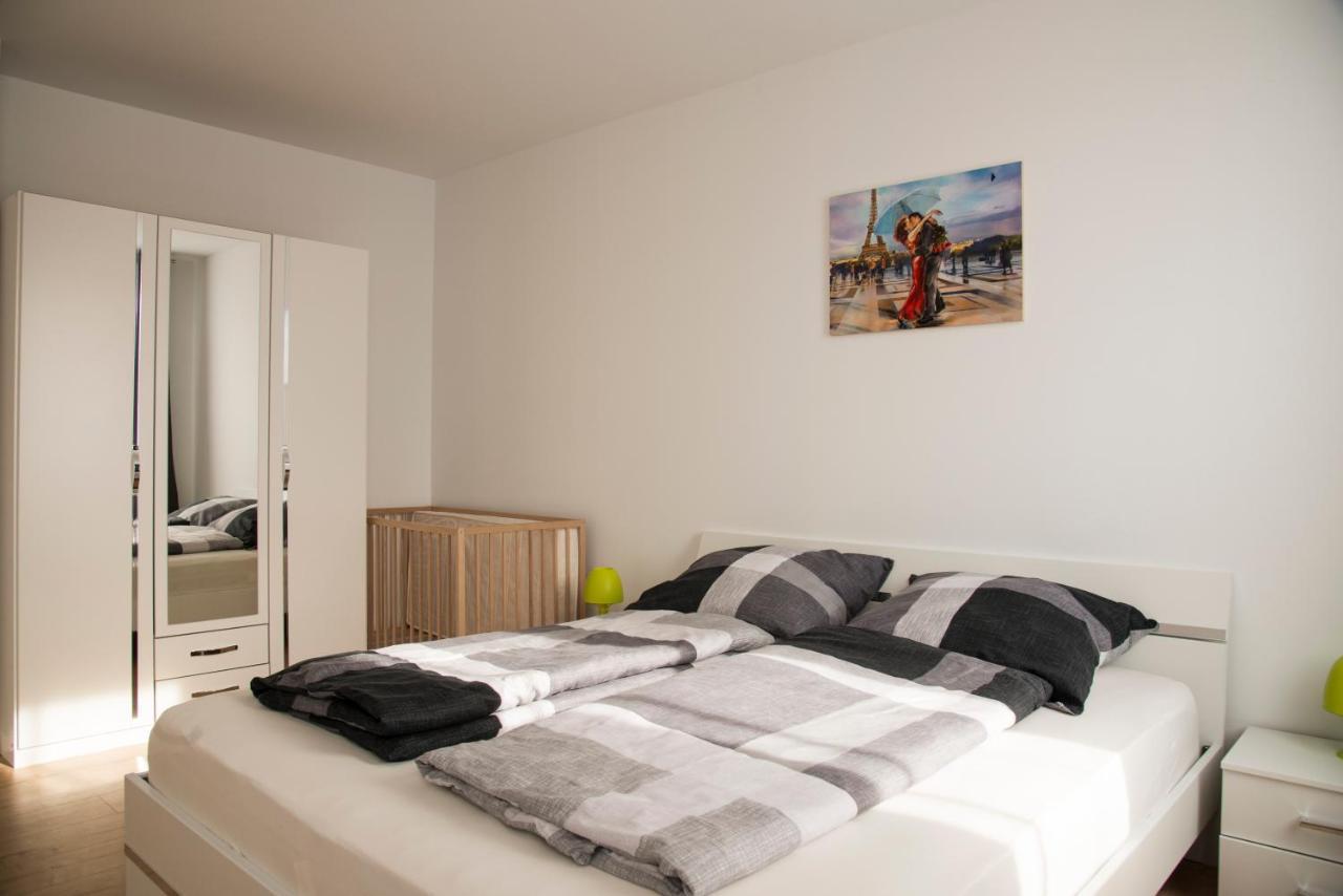 Schoene Ferienwohnung 78M2, 3 Schlafzimmer, 2 Baeder, Zentrumnah, 1Og แอร์ฟวร์ท ภายนอก รูปภาพ