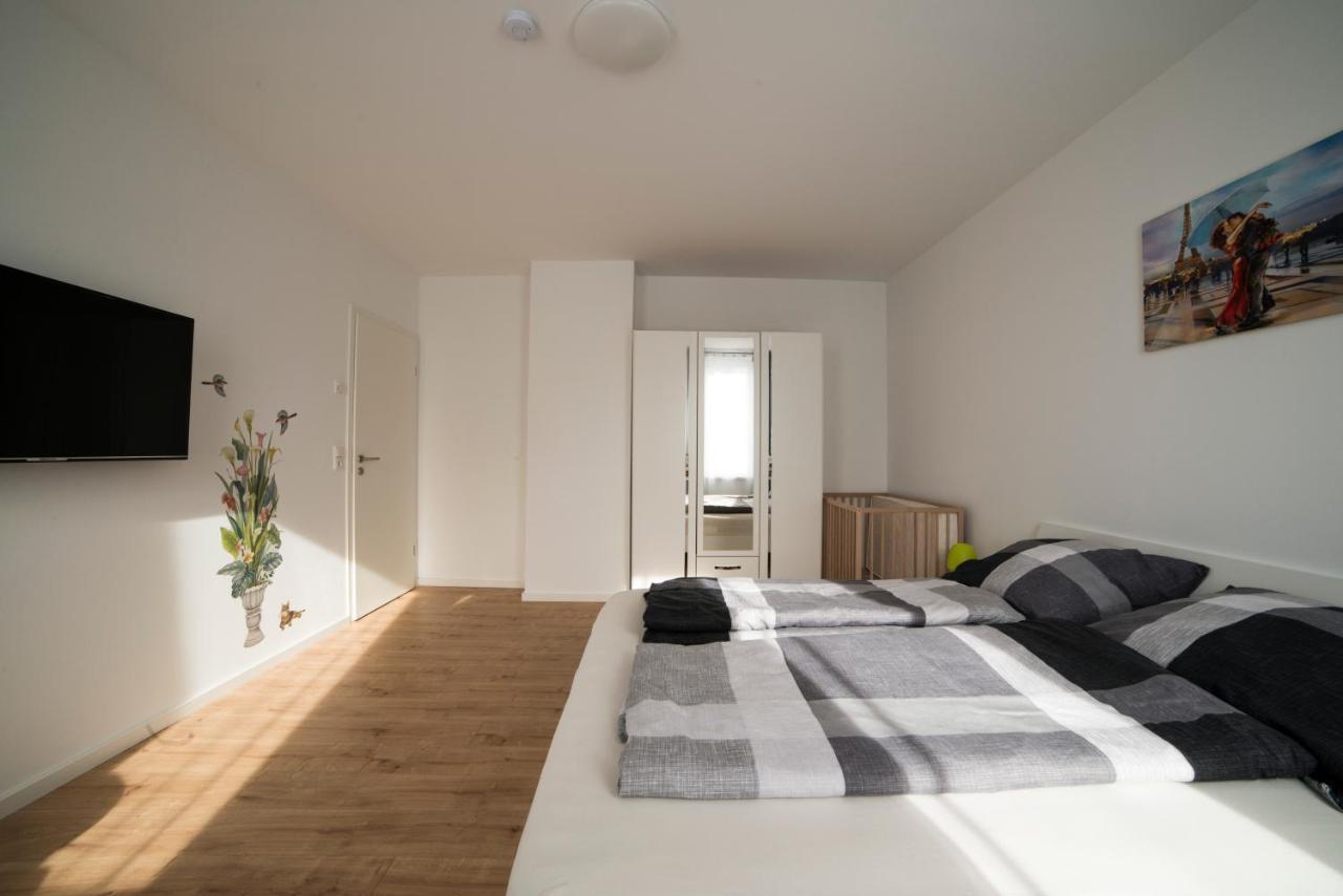 Schoene Ferienwohnung 78M2, 3 Schlafzimmer, 2 Baeder, Zentrumnah, 1Og แอร์ฟวร์ท ภายนอก รูปภาพ