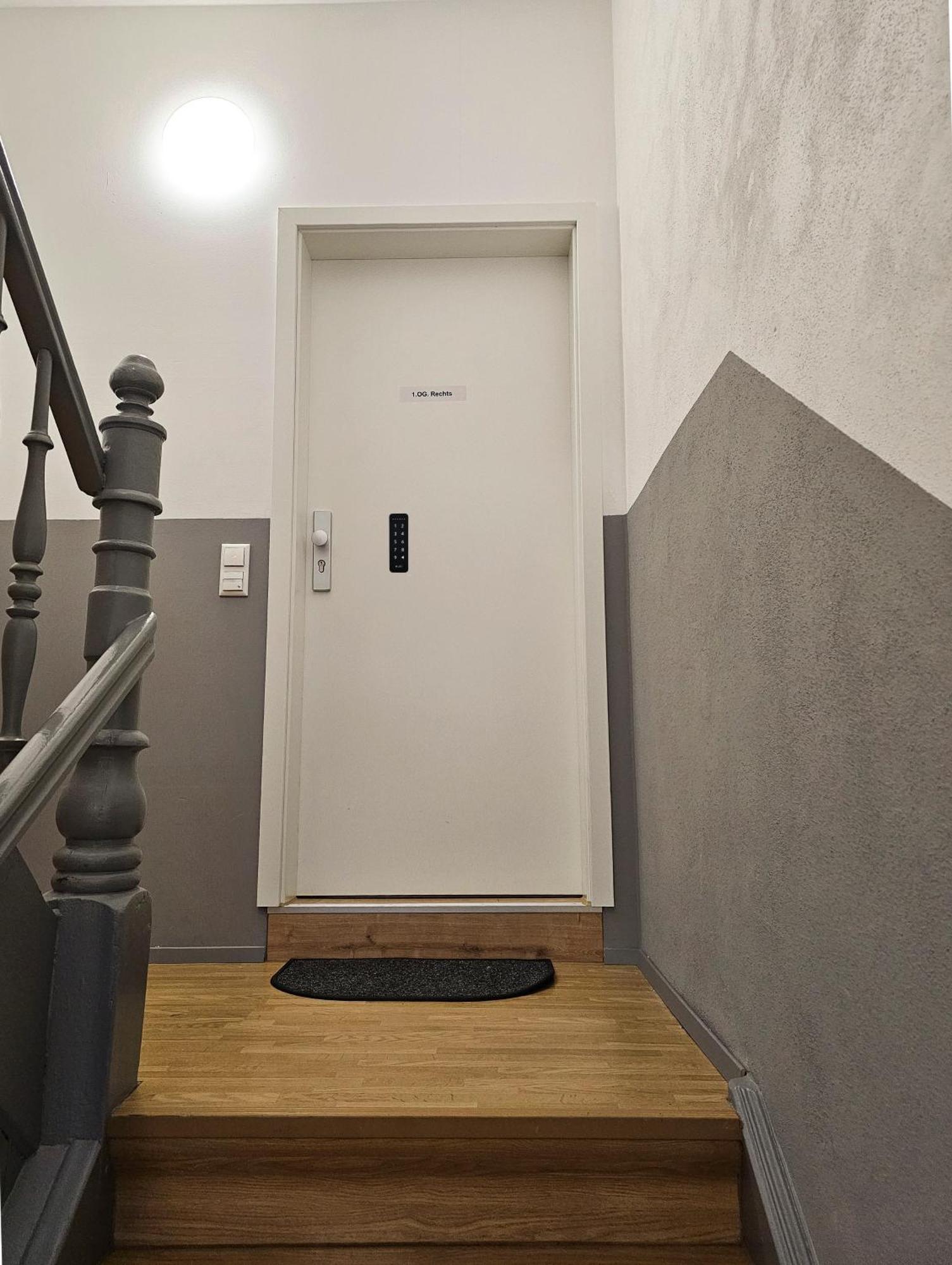 Schoene Ferienwohnung 78M2, 3 Schlafzimmer, 2 Baeder, Zentrumnah, 1Og แอร์ฟวร์ท ภายนอก รูปภาพ
